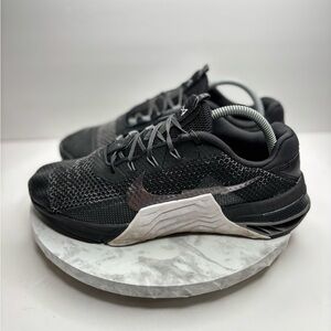 Size 10.5- Metcon 7 training shoe in the black and white